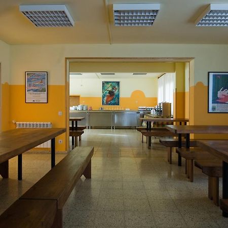 Alberg Escola De Piraguisme De Sort Exteriör bild