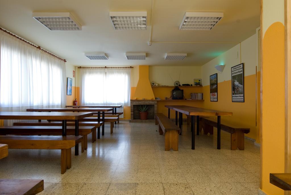 Alberg Escola De Piraguisme De Sort Exteriör bild
